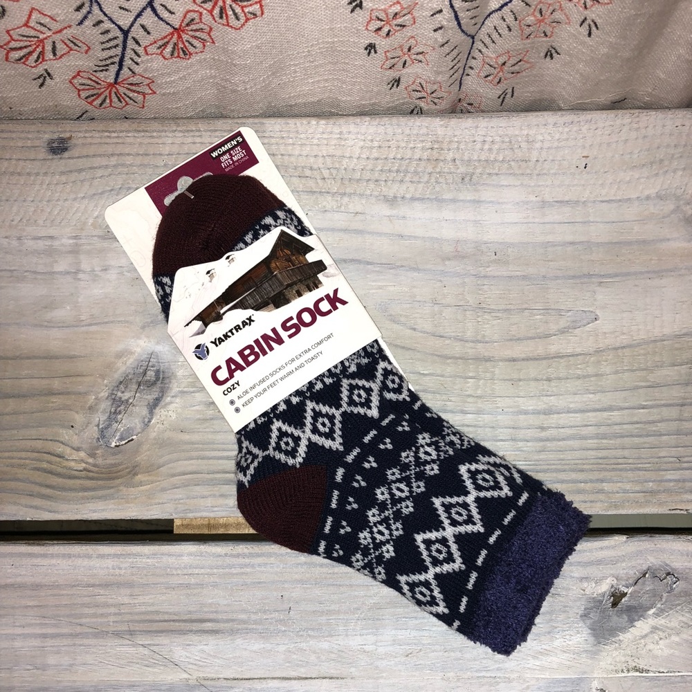 Yaktrax women’s cabin socks
